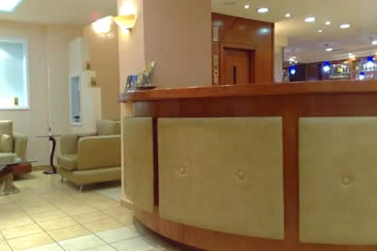 Faros 2 Hotel