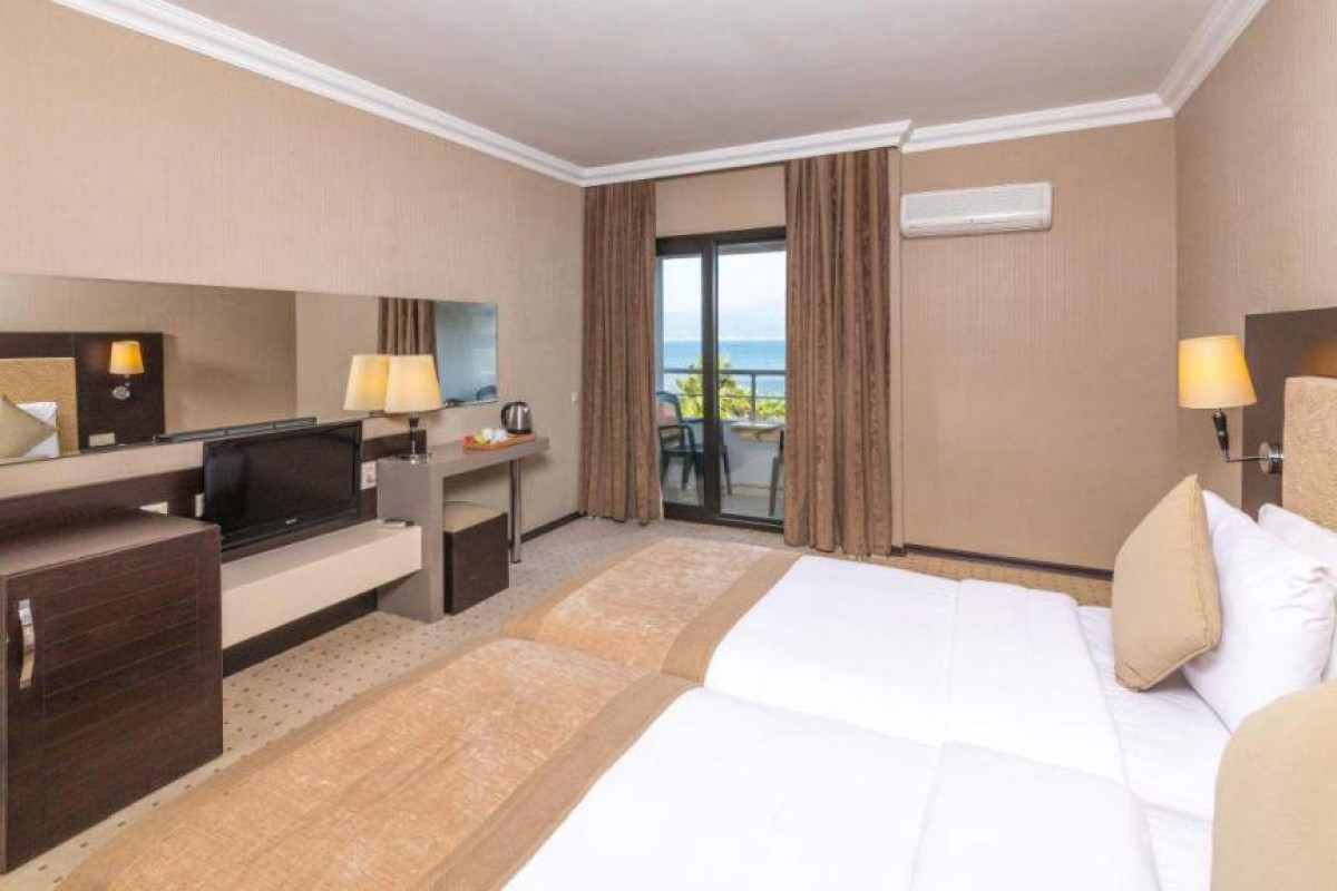 FAROS PREMIUM BEACH
