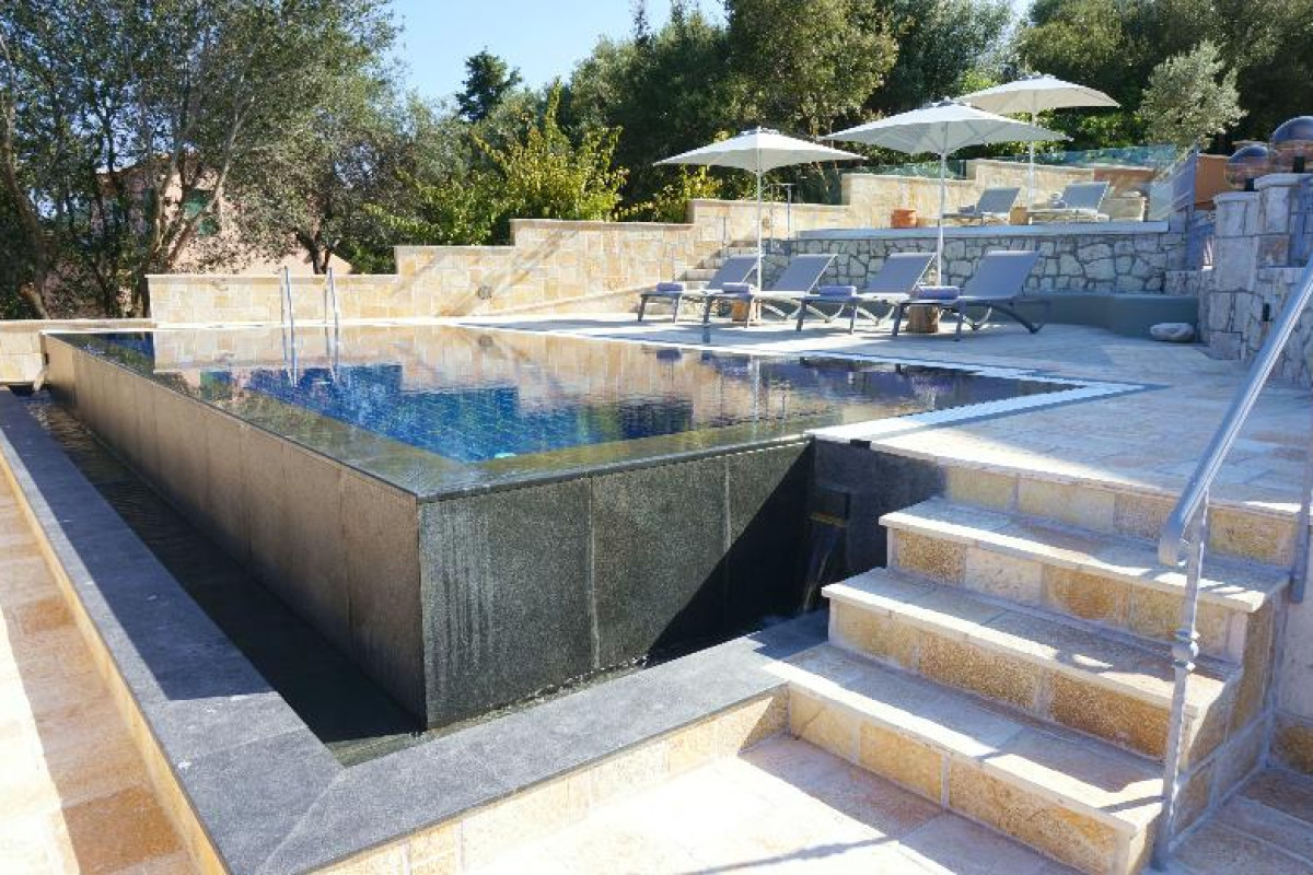 FAROS RESIDENCE - ADULTS ONLY