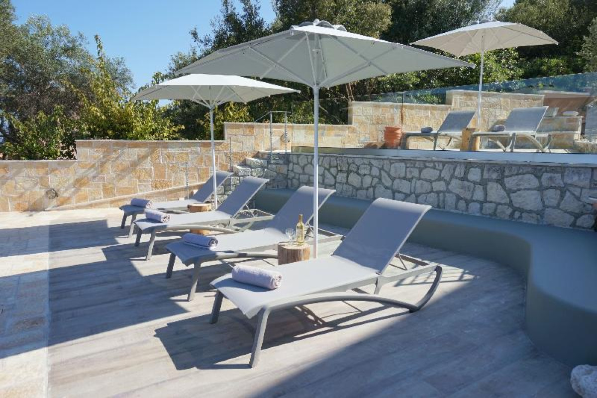 FAROS RESIDENCE - ADULTS ONLY