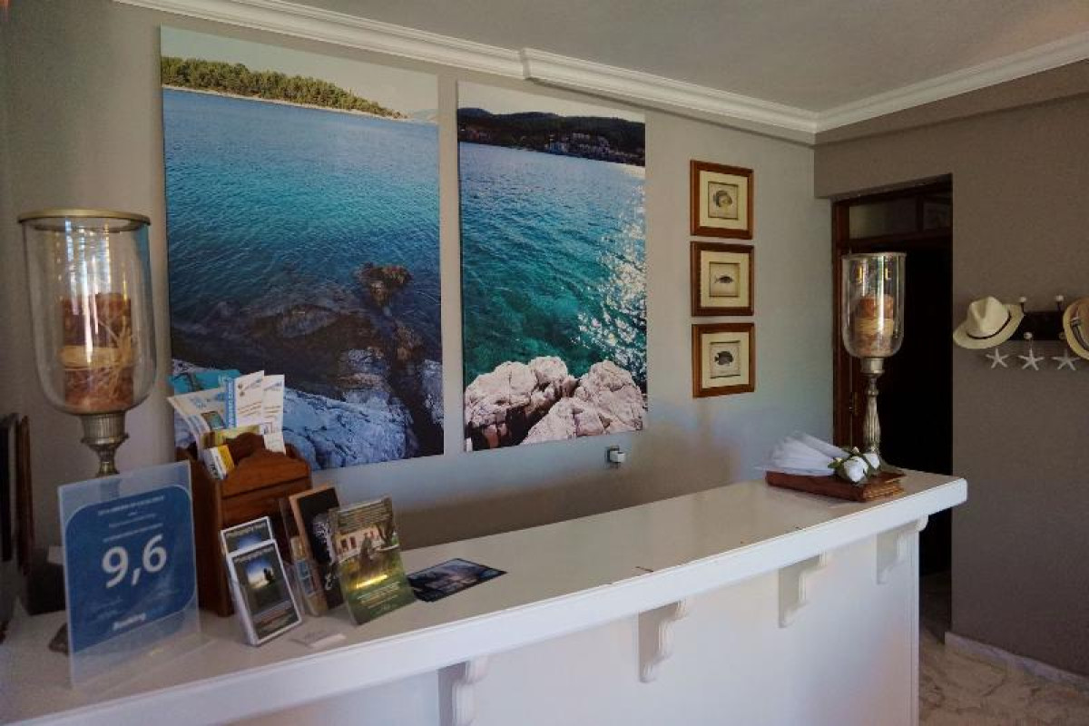 FAROS RESIDENCE - ADULTS ONLY
