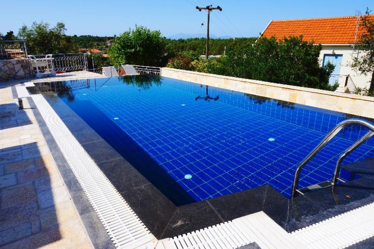 FAROS RESIDENCE - ADULTS ONLY