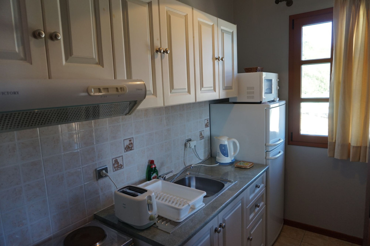 FAROS SUITES  ADULTS ONLY