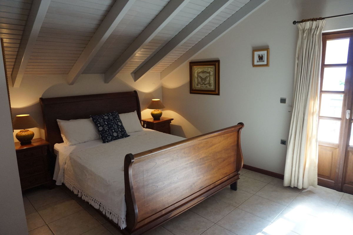 FAROS SUITES  ADULTS ONLY