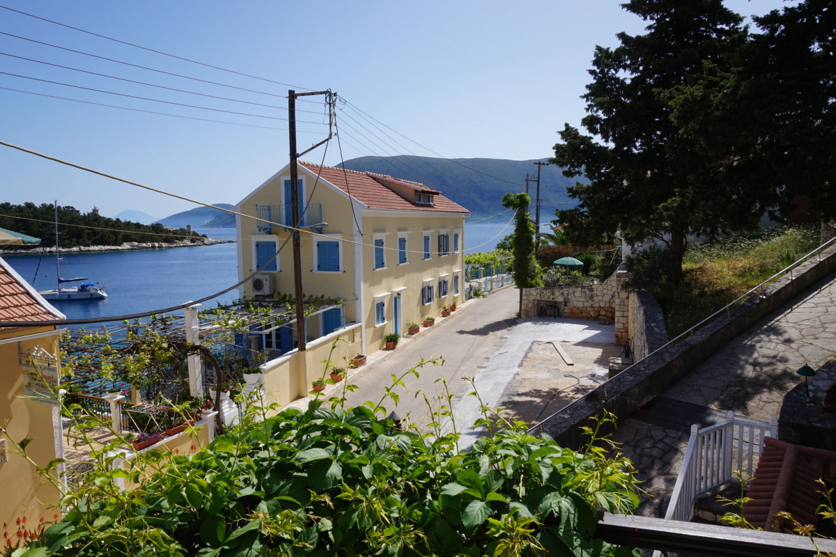 FAROS SUITES  ADULTS ONLY