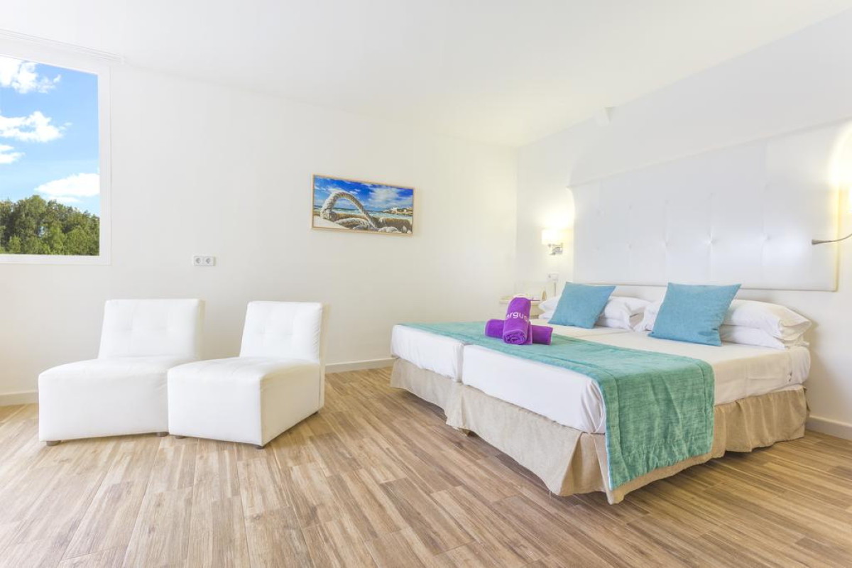 Fergus Style Cala Blanca Suites