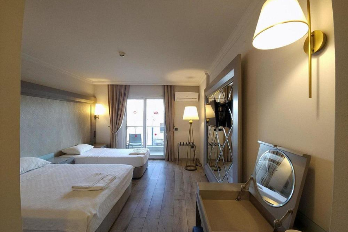 FIFTY5 Suite Hotel