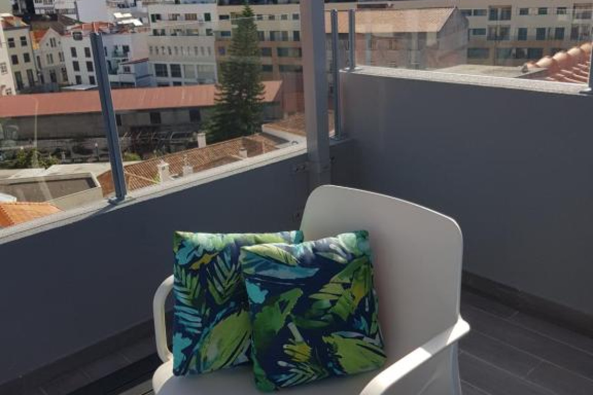 Five Design Rooftop by Storytellers