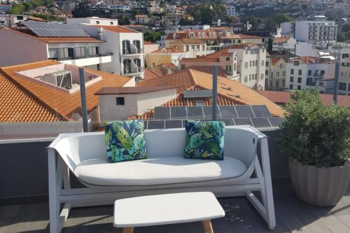 Five Design Rooftop by Storytellers