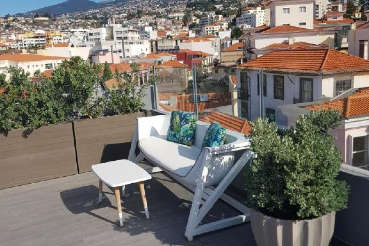 Five Design Rooftop by Storytellers