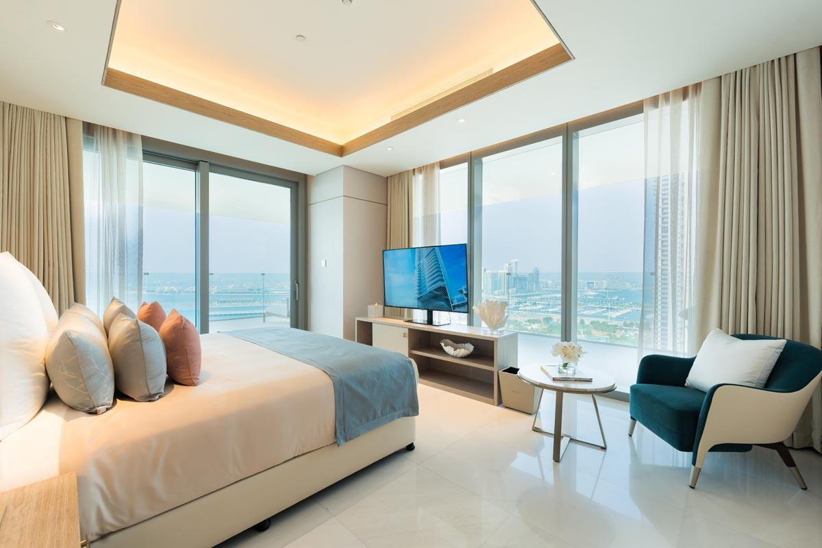 FIVE LUXE