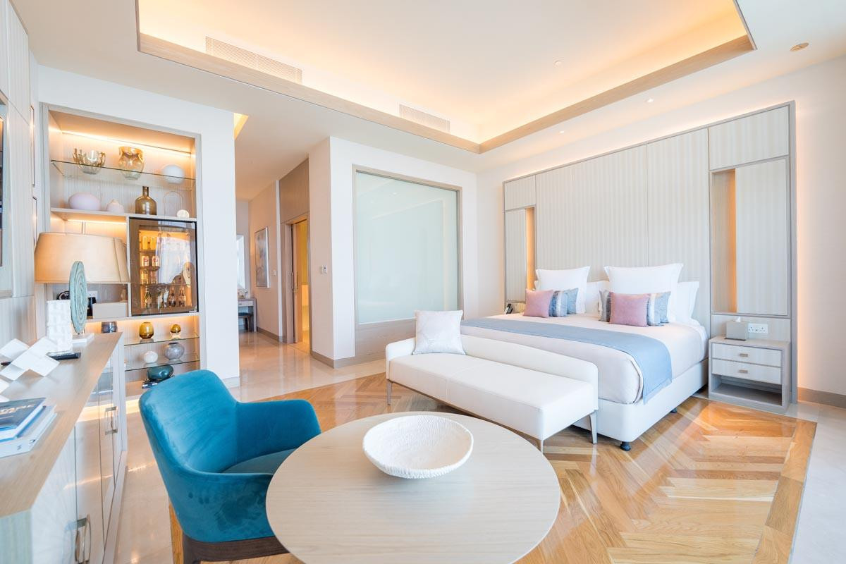FIVE LUXE