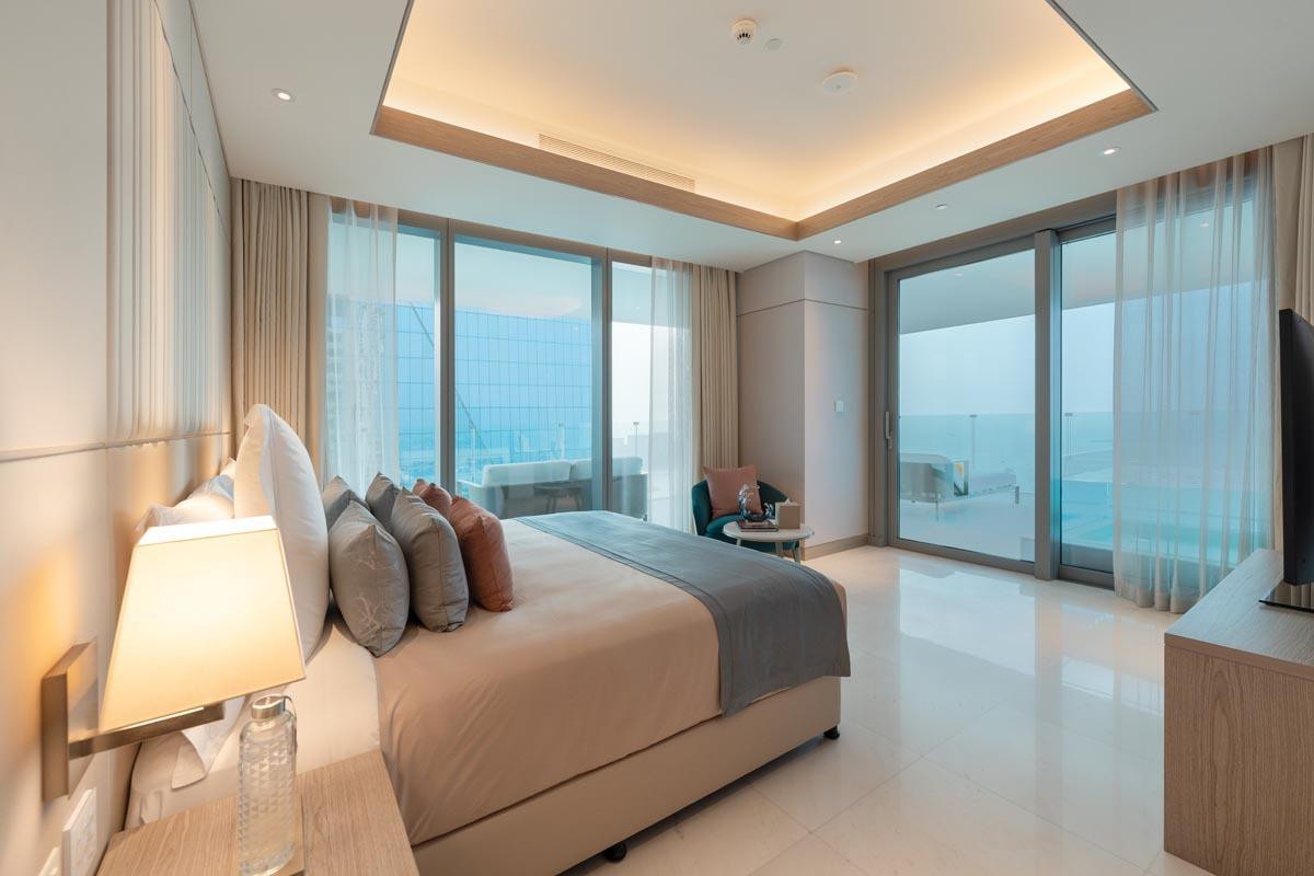 FIVE LUXE