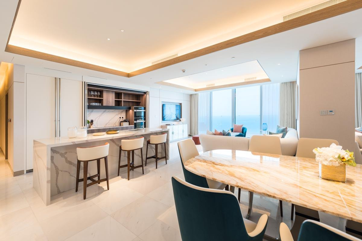 FIVE LUXE
