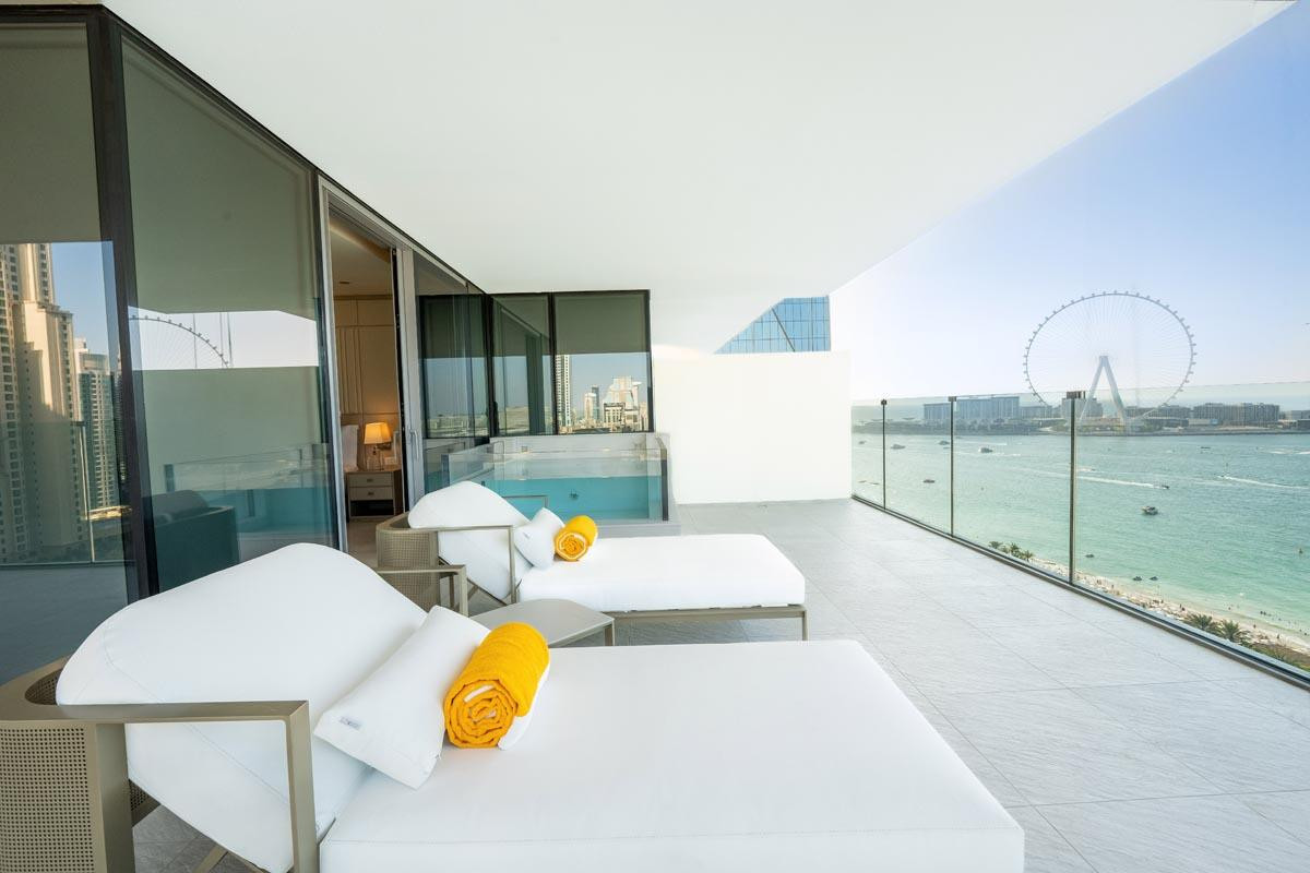 FIVE LUXE
