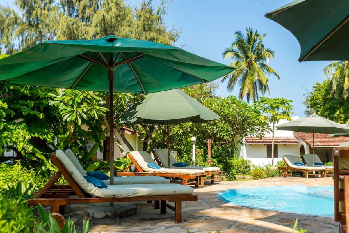 Flame Tree Cottage Hotel