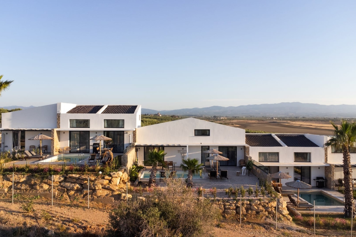 Flamingo Living Suites  Villas