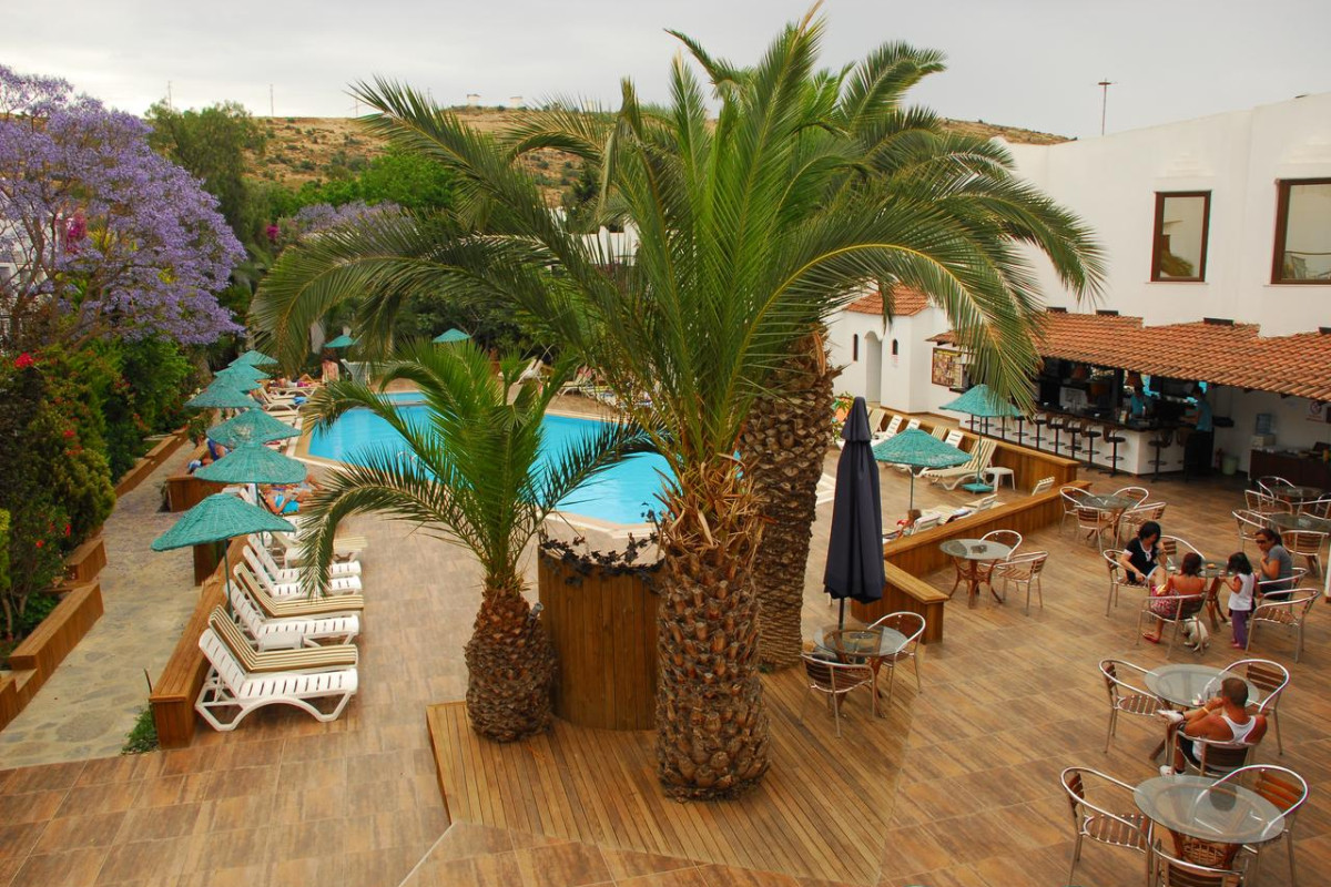 FLORA CLUB HOTEL
