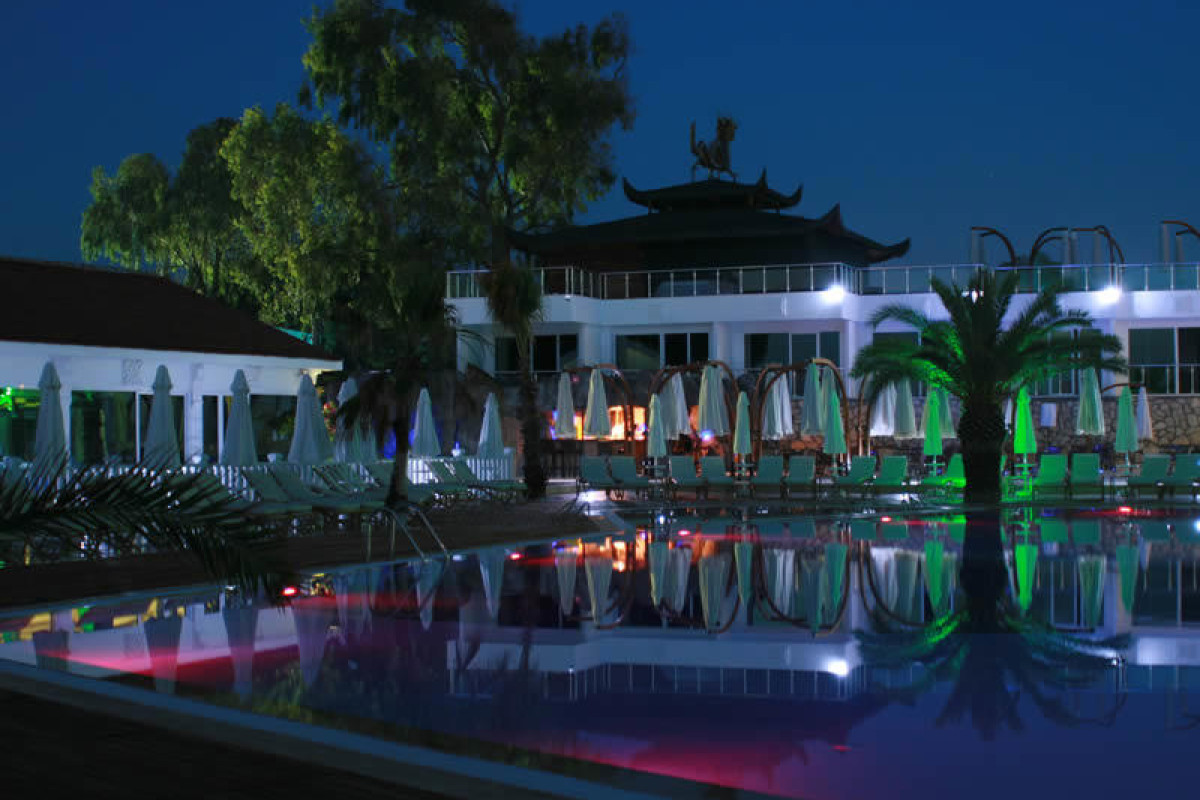 HOTEL FLORA