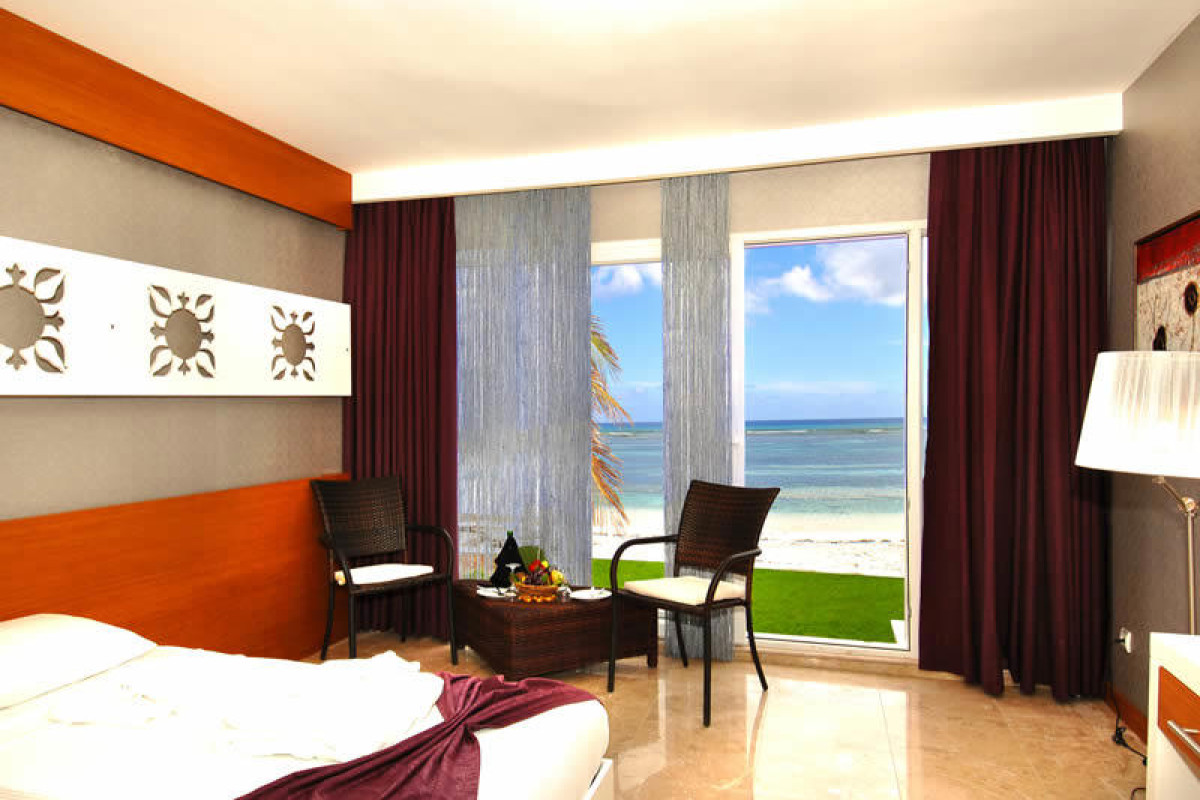 HOTEL FLORA
