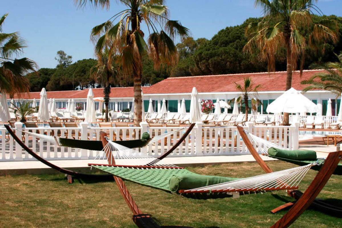 HOTEL FLORA