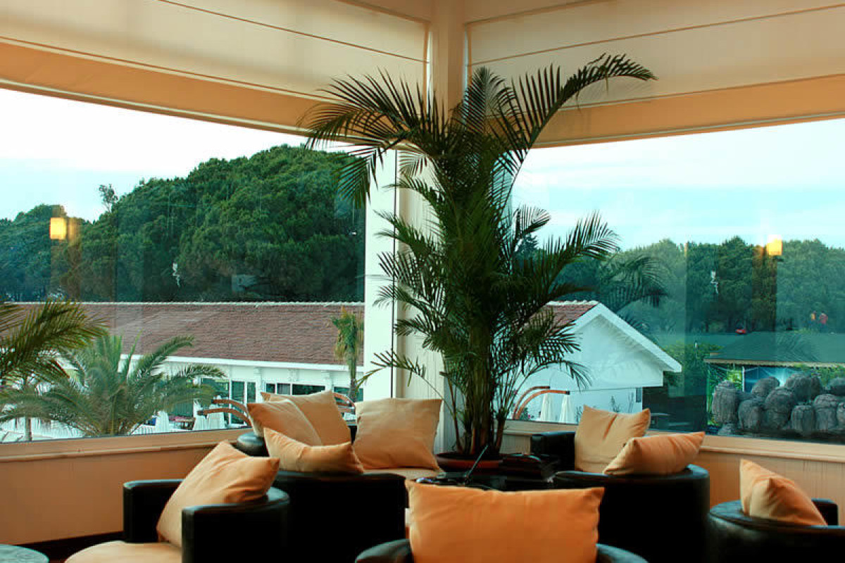 HOTEL FLORA