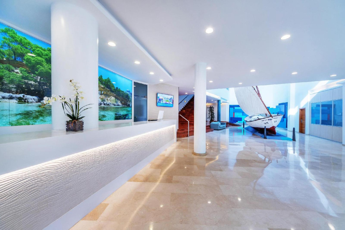 FONTANELLAS PLAYA APART-HOTEL