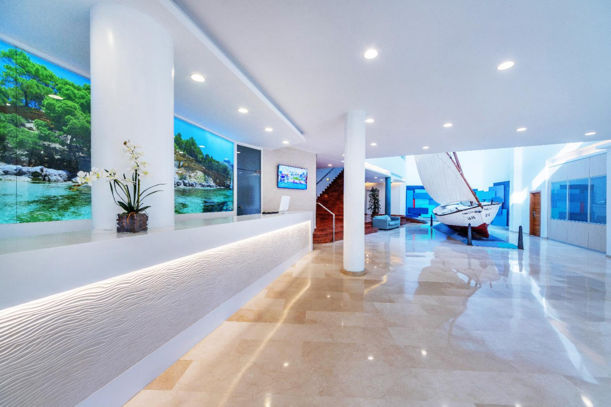FONTANELLAS PLAYA APART-HOTEL