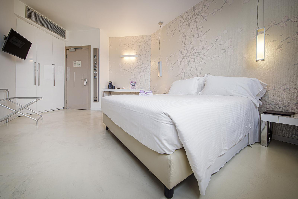 For You Hotel