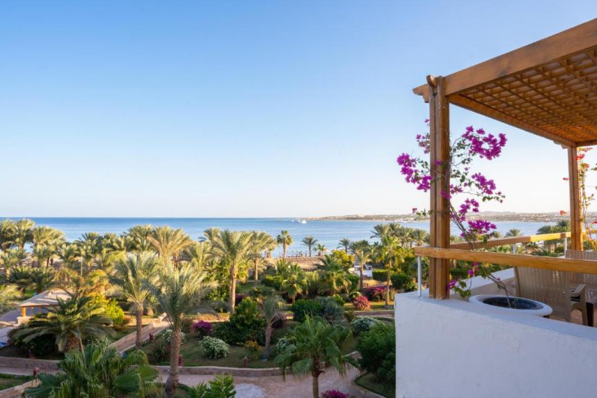 Fort Arabesque - The West Bay (Adults Only 16+)