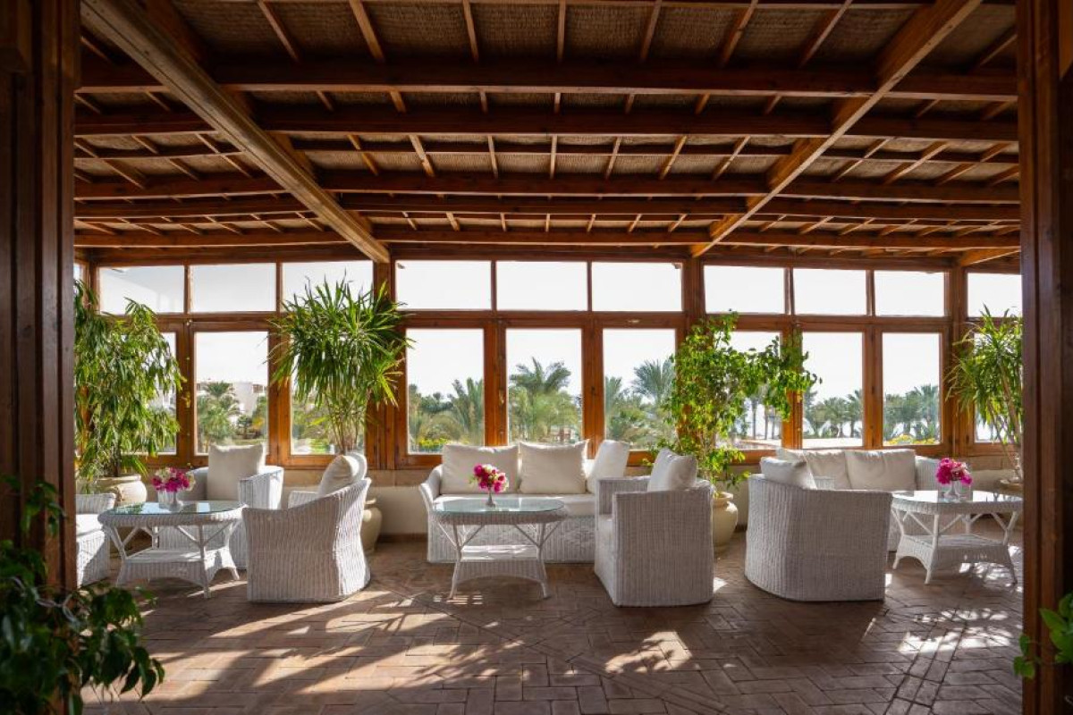 Fort Arabesque - The West Bay (Adults Only 16+)