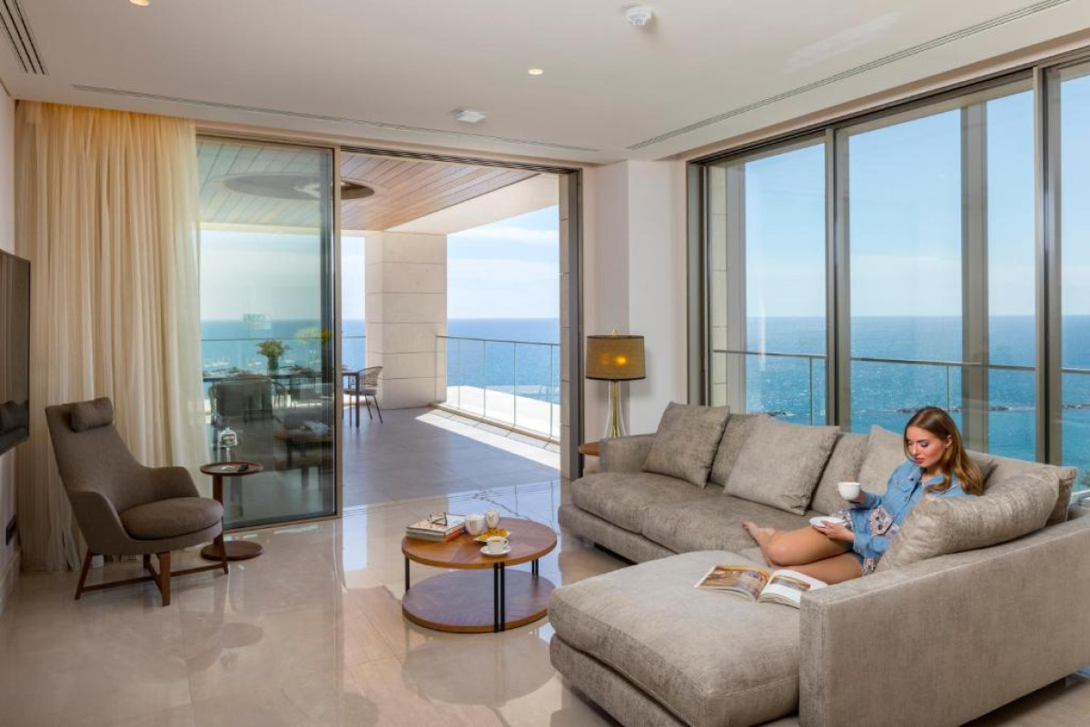 Four Seasons Hotel