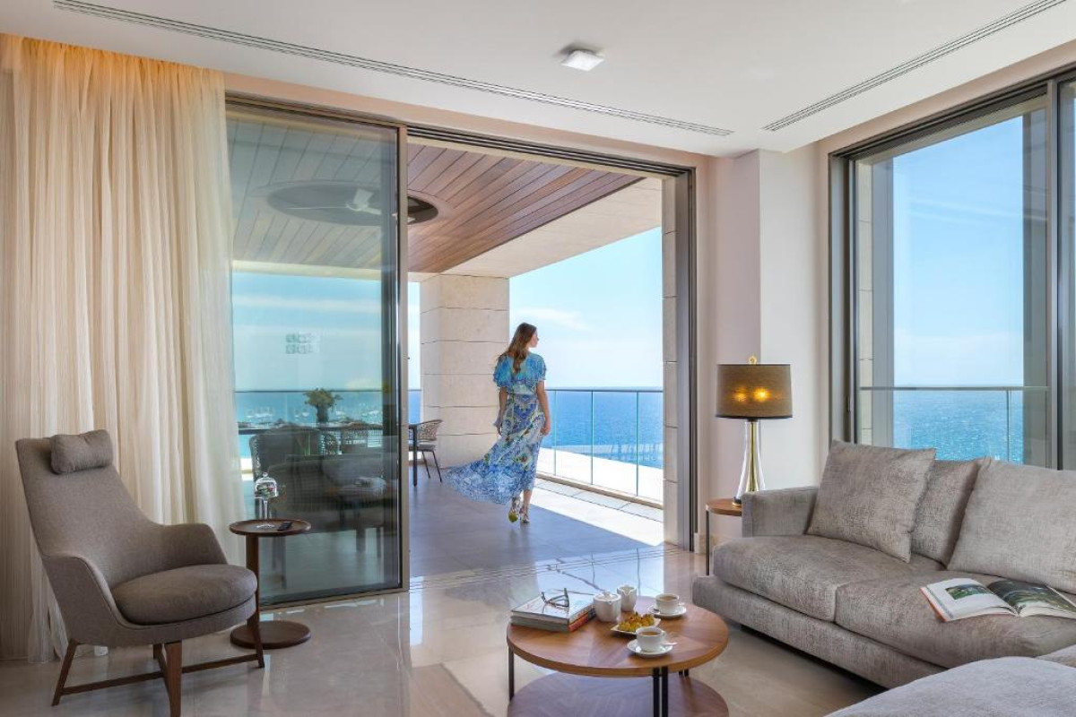 Four Seasons Hotel