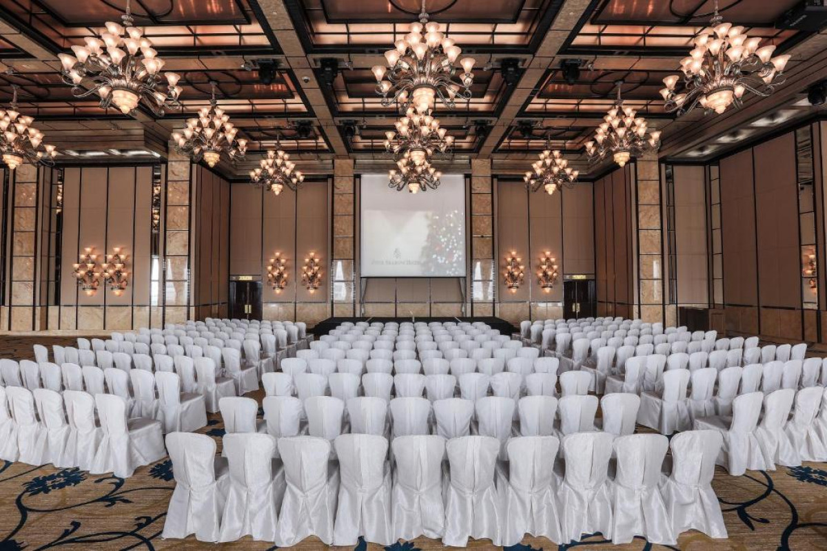 Four Seasons Hotel Hong Kong
