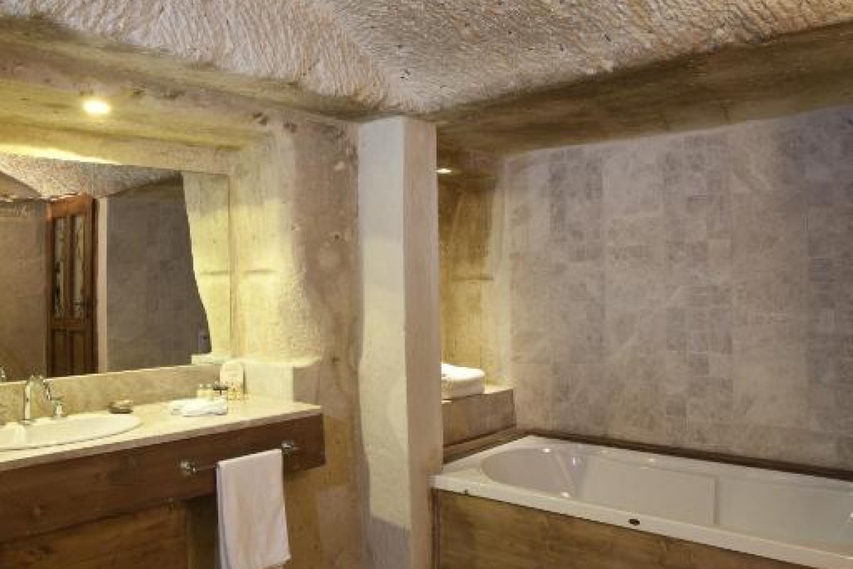 Fresco Cave Suites