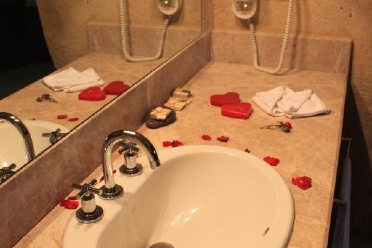 Fresco Cave Suites