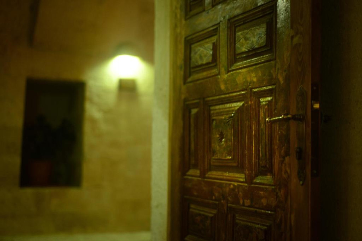 Fresco Cave Suites