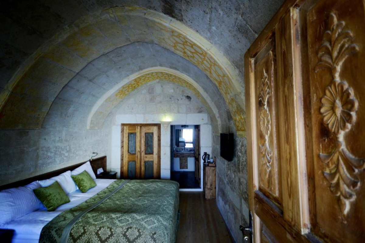 Fresco Cave Suites