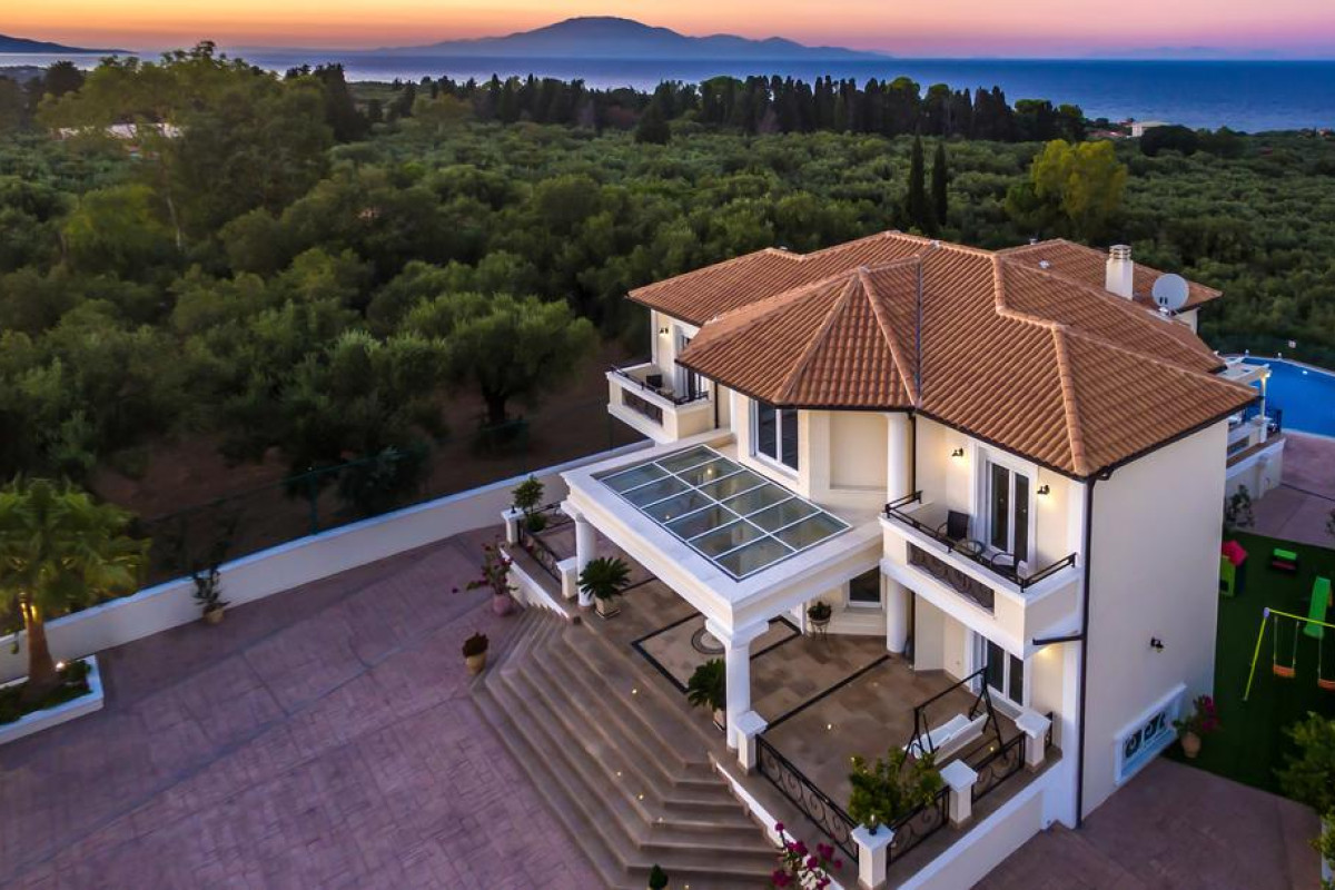 Frido Luxury Villa