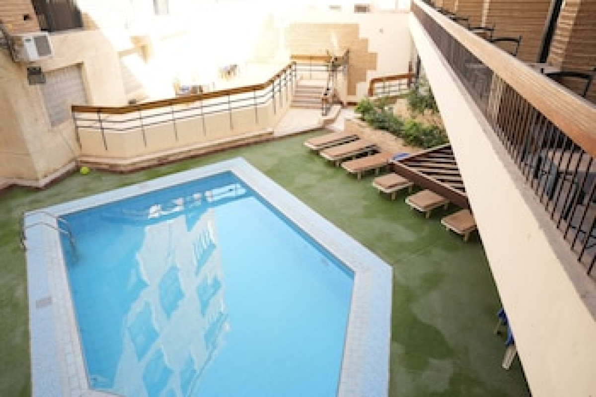 GADDIS HOTEL SUITES AND APARTMENTS