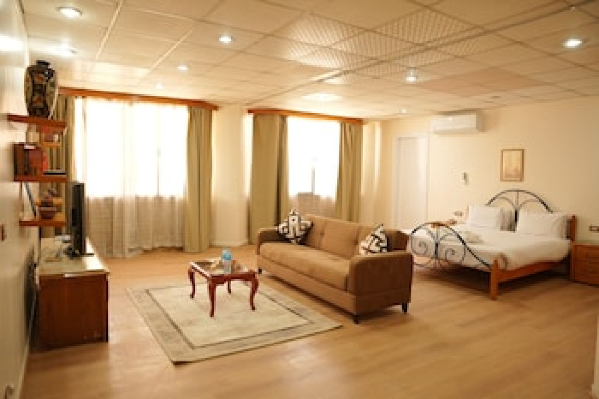 GADDIS HOTEL SUITES AND APARTMENTS