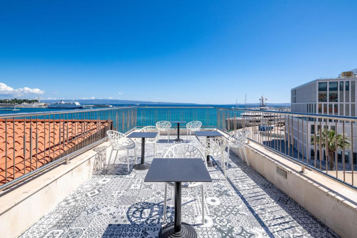 Galeria Valeria Seaside Downtown - MAG Quaint & Elegant Boutique Hotels