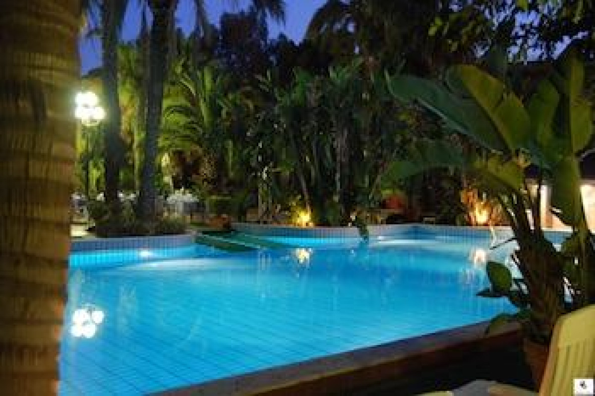 Garden Hotel