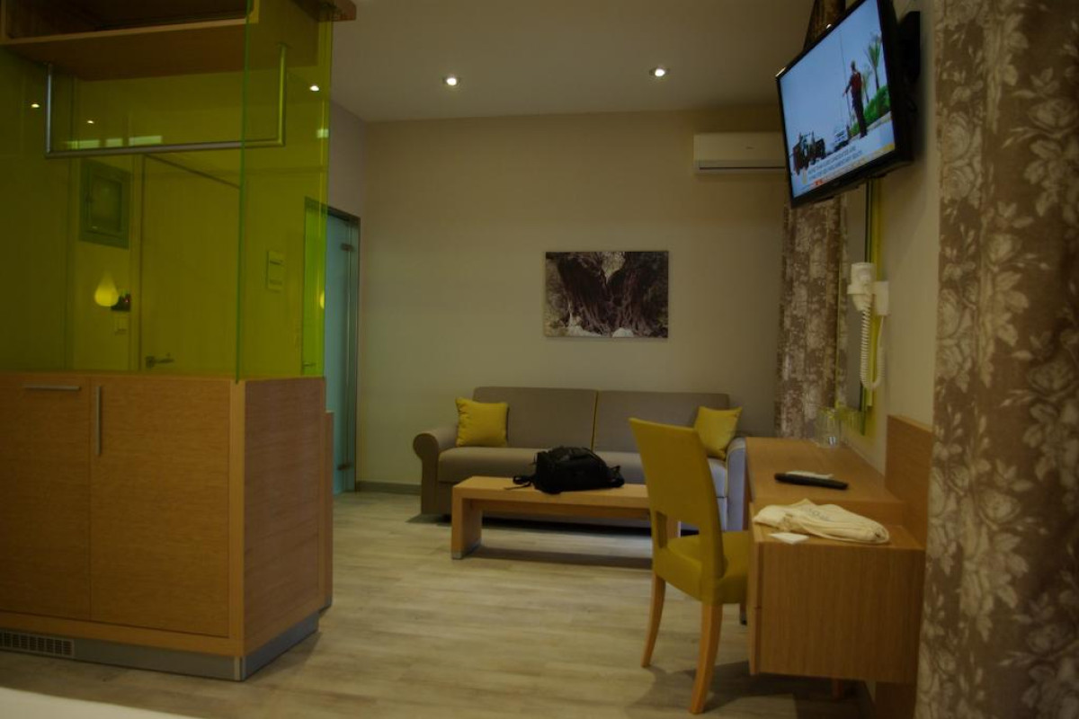 GEORGE HOTEL