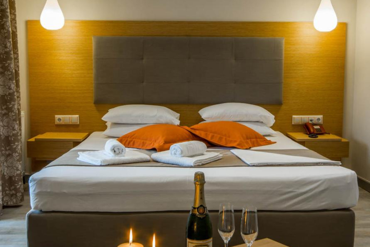 GEORGE HOTEL