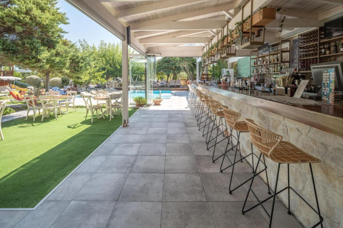 GEORGIAS GARDEN HOTEL