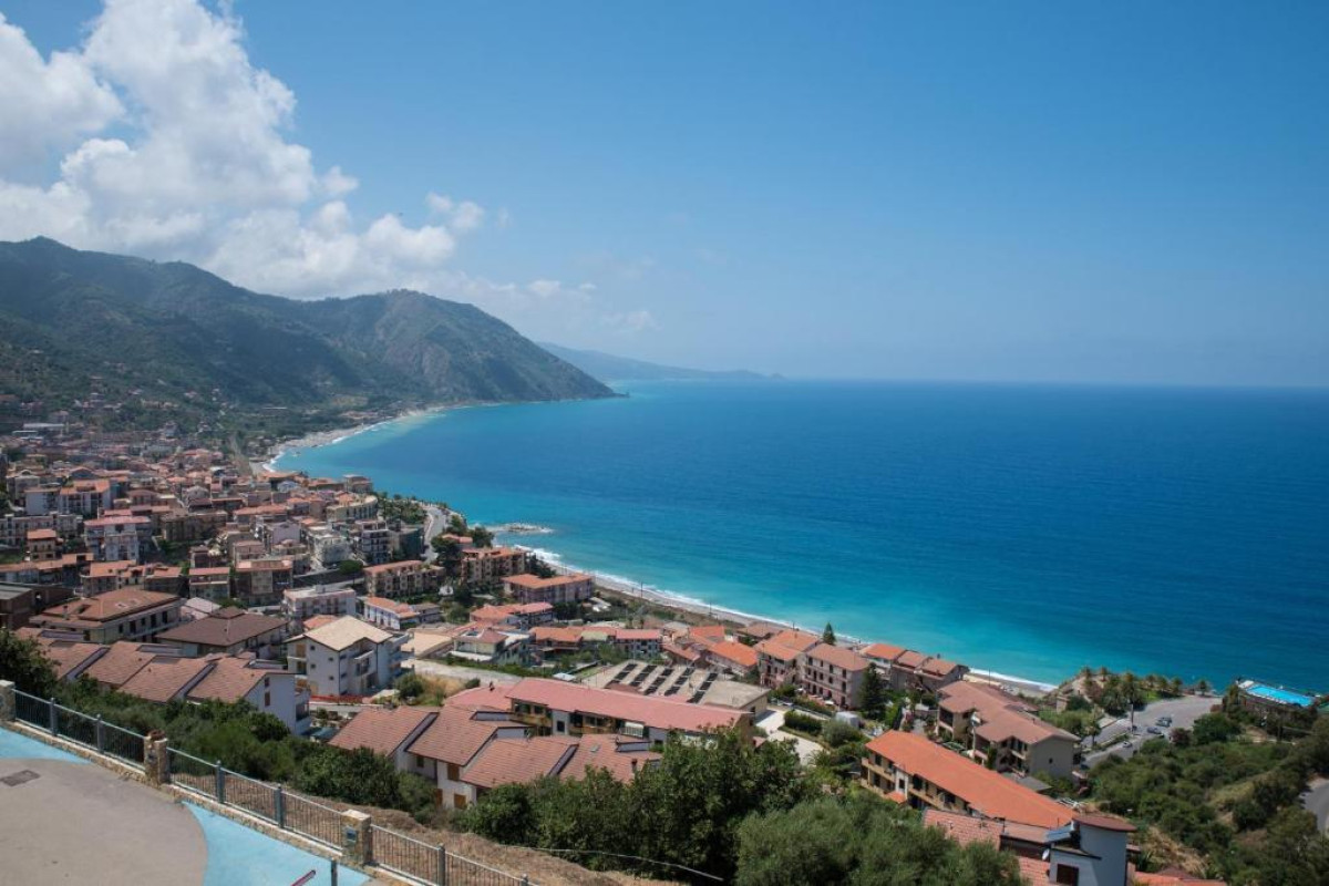 Gh Avalon Sikani