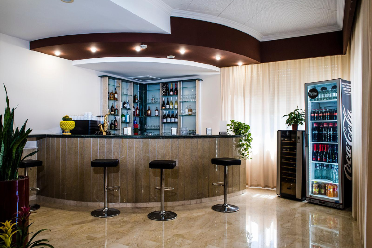 Gh Hotel & Restaurant