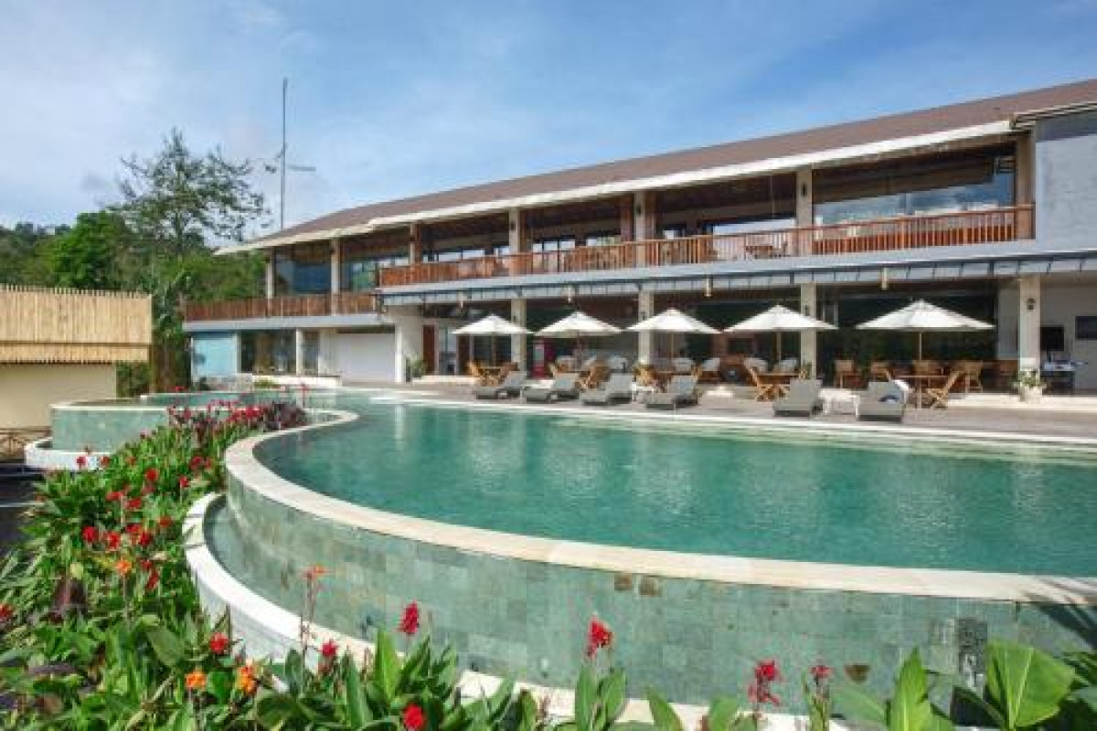 Giriwood Hotel & Villa