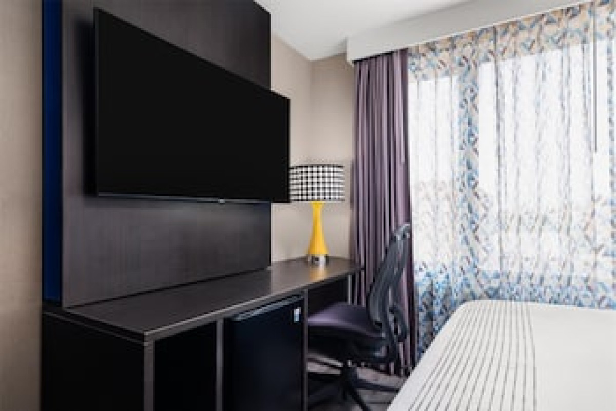 GLO BEST WESTERN BRONX NYC